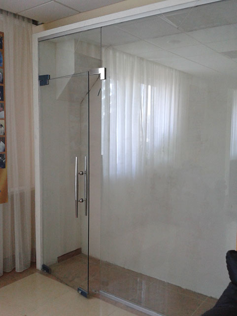 Цельностеклянные перегородки